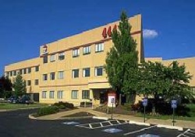 Oxford Plaza, Bucks, Pennsylvania, ,Office,For Rent,444 Oxford Valley Rd.,Oxford Plaza,3,22339